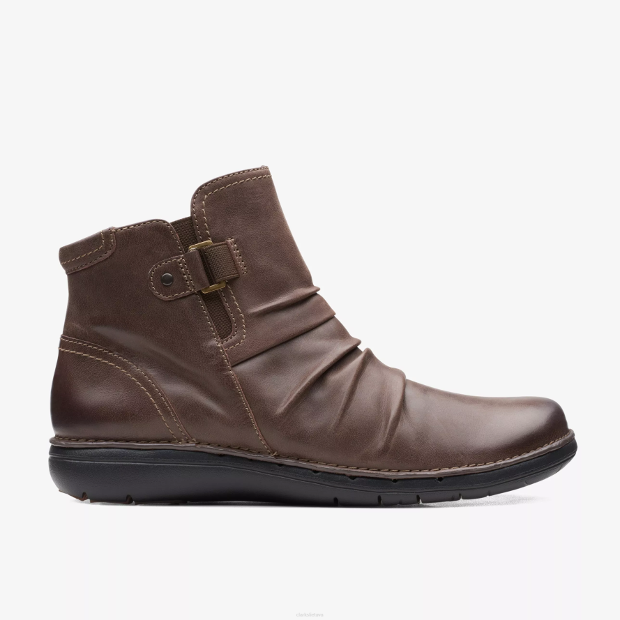 Clarks ir kilpa viršuje H2XV489 tamsiai rudas