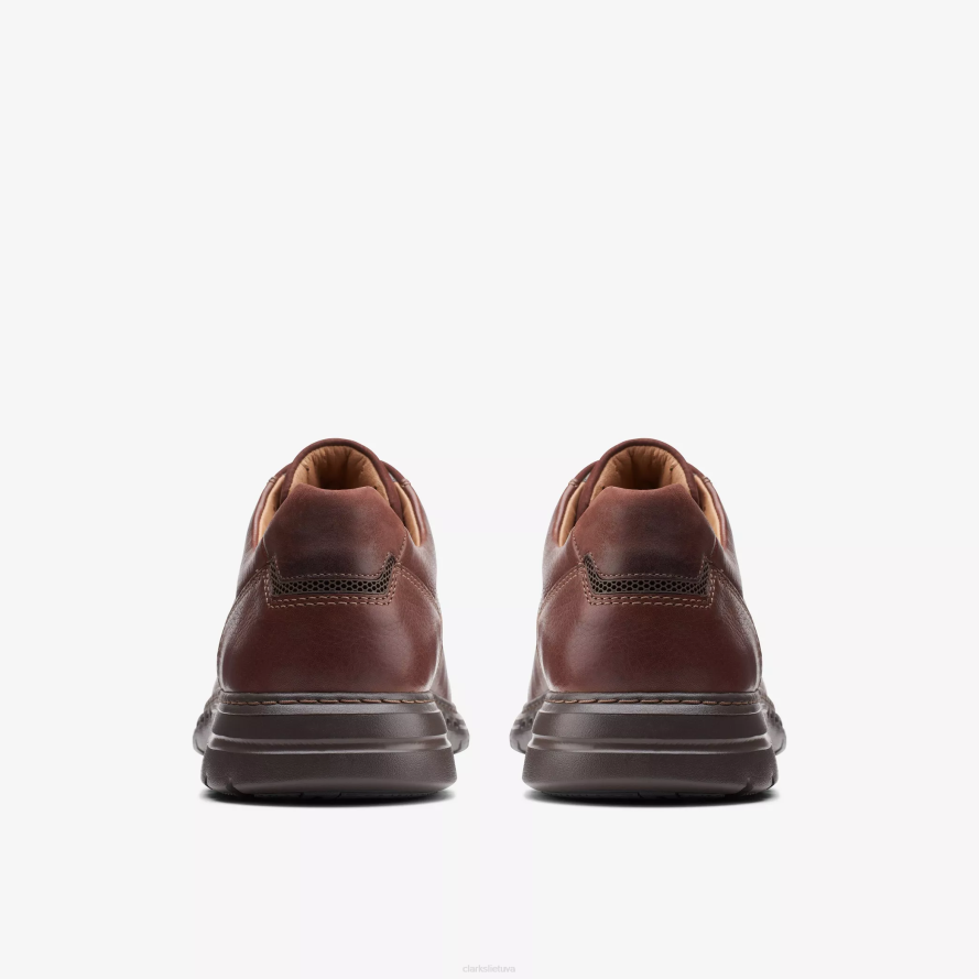 Clarks žiauriu tempu H2XV763 raudonmedžio oda