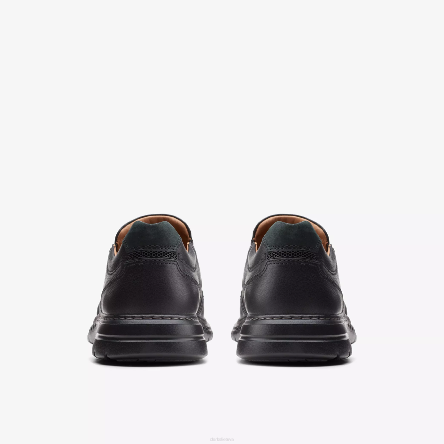 Clarks žiaurus žingsnis H2XV761 juoda oda
