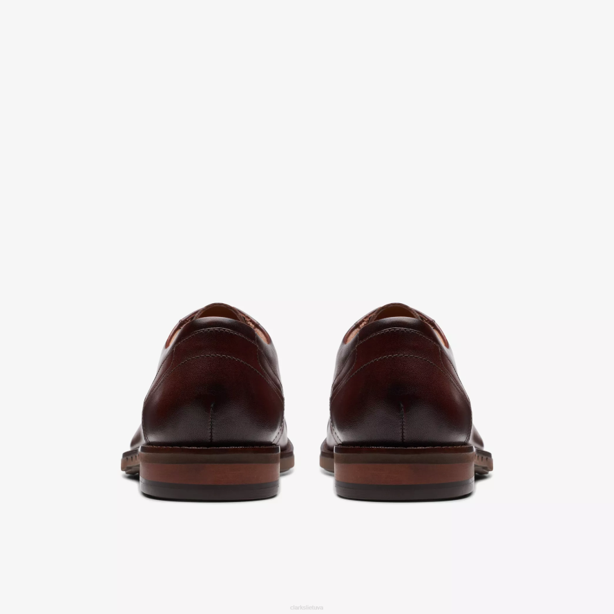 Clarks un hugh kepuraitė H2XV792 raudonmedžio oda