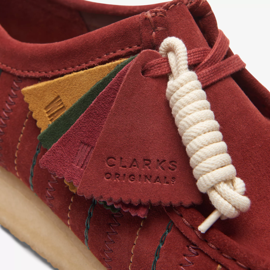 Clarks Wallabee H2XV690 bordo derinys