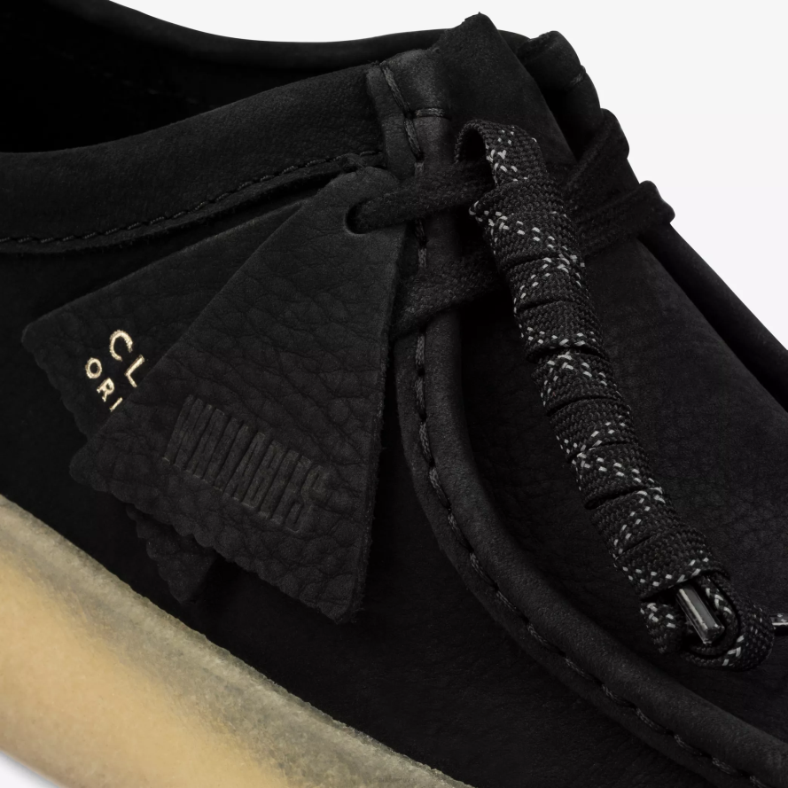 Clarks Wallabee puodelis H2XV678 juodas nubukas
